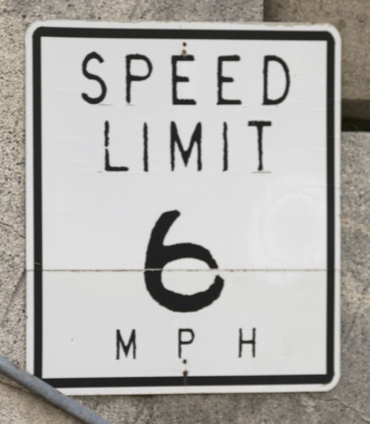 403-3445 Charles River Cruise - Speed Limit 6 MPH.jpg